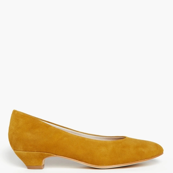 Intentionally Blank Leather Campy Pumps in Mustard size 10 - Picture 11 of 11